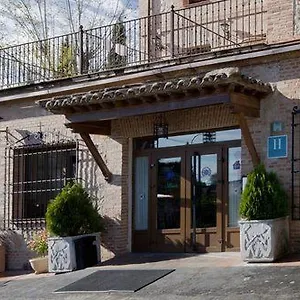 2* Hotel Cigarrales