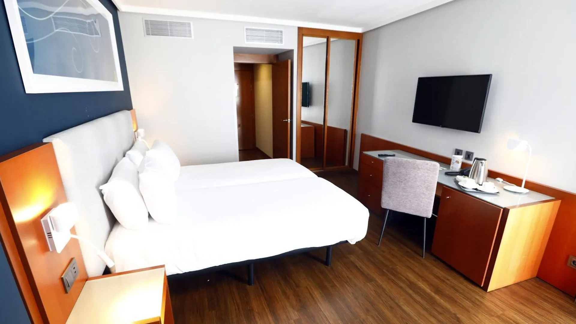 מלון Travelodge Madrid Coslada Aeropuerto