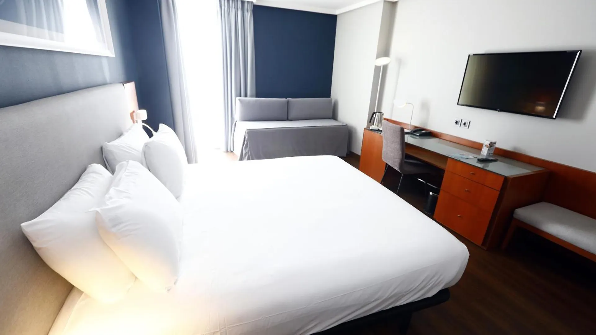 *** מלון Travelodge Madrid Coslada Aeropuerto ספרד